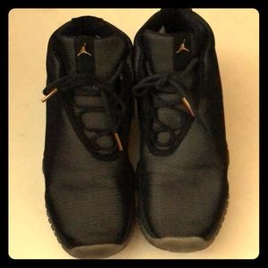 Jordan shoes big boy size5